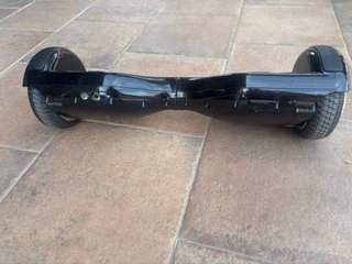 Hoverboard Negro + cargador + bolsa.