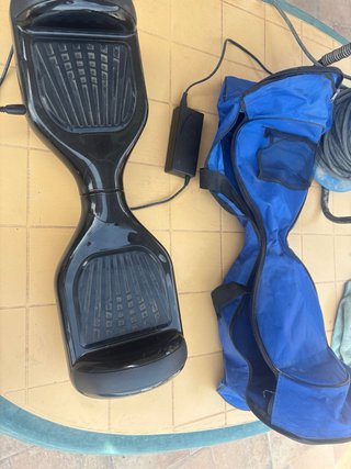 Hoverboard Negro + cargador + bolsa.
