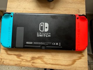 Nintendo Switch Azul y Rojo