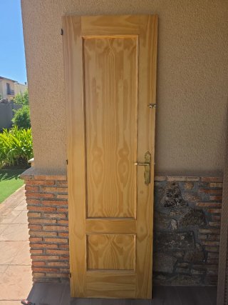 Puerta de madera 62cm
