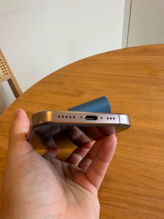 iPhone 16 Pro Beige