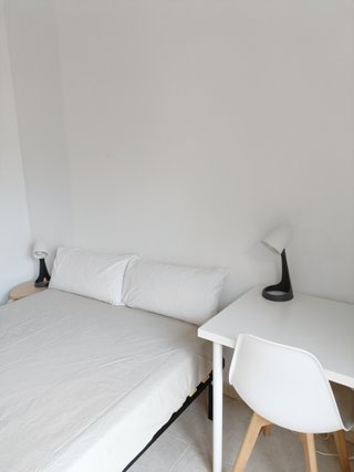 Pack Cama 135x190cm , Escritorio y Estantería