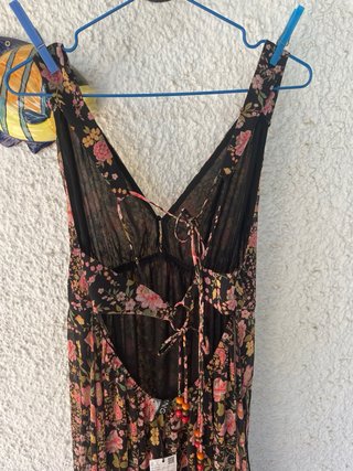 Vestido largo floral negro y rosa