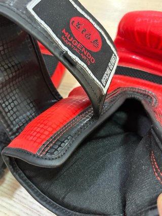 Guantes de Boxeo Mugendo Oficiales Rojos