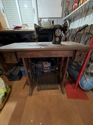 Máquina de coser Singer antigua