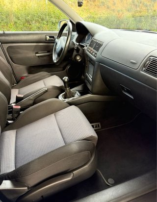 Volkswagen Golf 2003 130cv