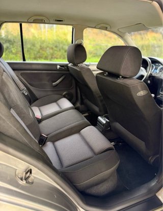 Volkswagen Golf 2003 130cv