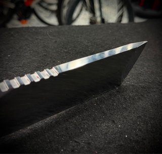Cuchillo de chef con funda de cuero