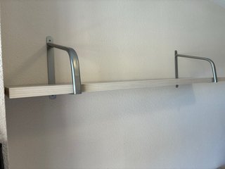 Escritorio moderno beige y marrón