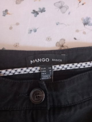 Shorts tipo chino Mango negros