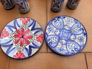 Juego de cerámica pintada a mano