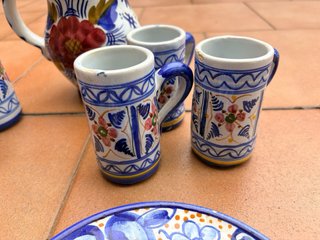 Juego de cerámica pintada a mano