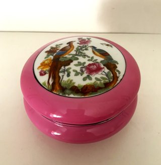 Bonita caja antigua de porcelana con pájaros