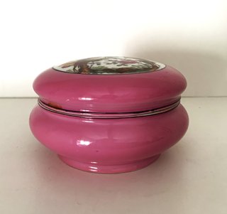 Bonita caja antigua de porcelana con pájaros