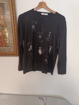Jersey negro mujer con perlas y gatos