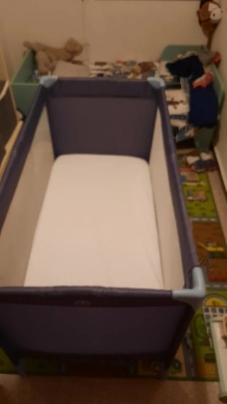 Cuna de viaje plegable + colchón