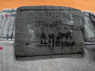 Pantalón Levis niño gris
