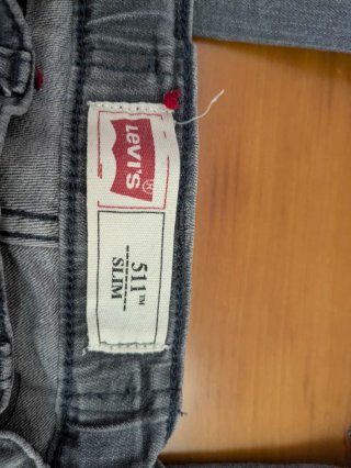 Pantalón Levis niño gris