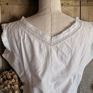 Corpiño antiguo blanco con encaje