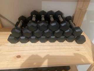 Lote de pesas hexagonales negras