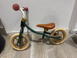Bici sin pedales infantil verde y marrón