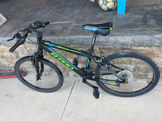 Bicicleta B Pro Negra y Verde