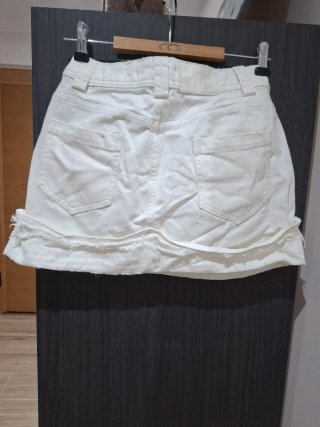 Falda Zara Blanca Perlas Talla L. NUEVA
