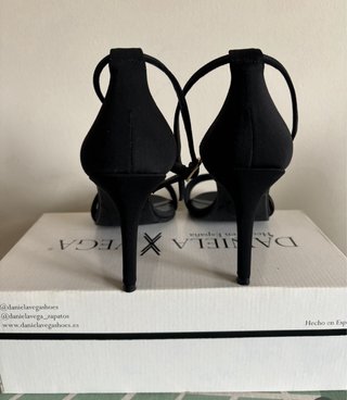 Sandalias Daniela Vega Negras Piel