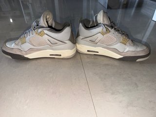 Air Jordan 4 Grigio Beige Usate qualche volta