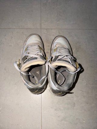 Air Jordan 4 Grigio Beige Usate qualche volta