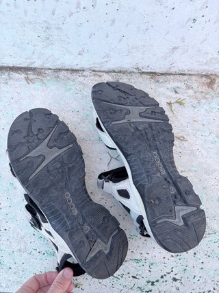 Sandalias ECCO Beige y Negro Mujer