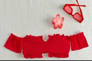 Top Bikini Rojo con Aros Dorados