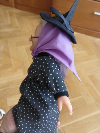 Muñeca bruja Aburrida+ regalo