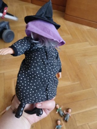 Muñeca bruja Aburrida+ regalo