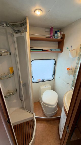 Autocaravana Elnagh perfilada