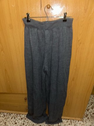 Jersey gris cuello alto con corazones negros XL