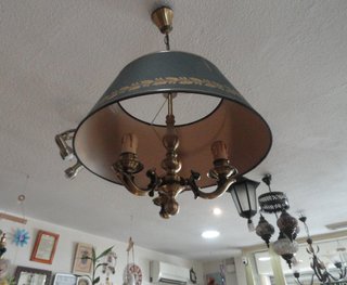 Lámpara clásica 3 luces tulipa metal