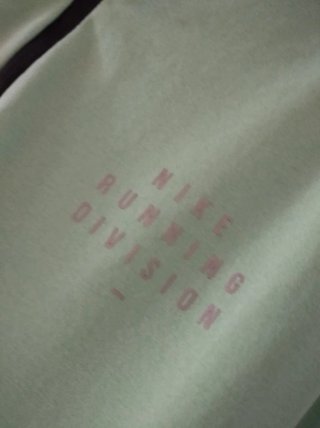 Camiseta Nike Talla M Running Division Unisex