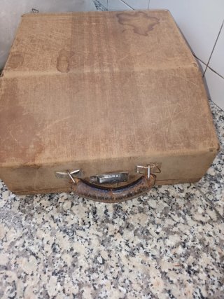 Máquina de escribir Hispano Olivetti Studio 46