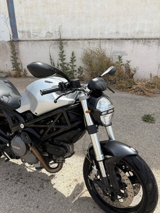 Ducati Monster 696 Carnet A2
