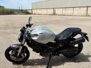 Ducati Monster 696 Carnet A2