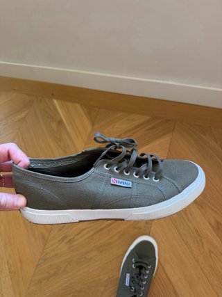 Zapatillas Superga Verde Oliva (una puesta)