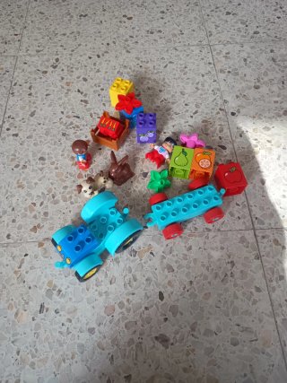 Tractor Duplo con figuras de frutas