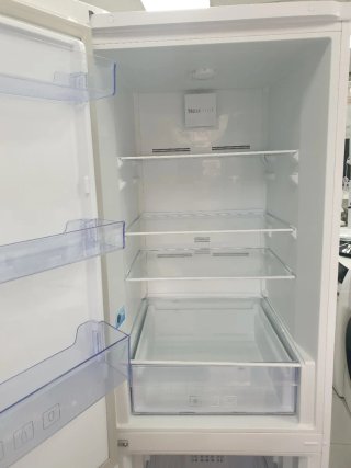 Nevera Beko 1.85m x 60cm