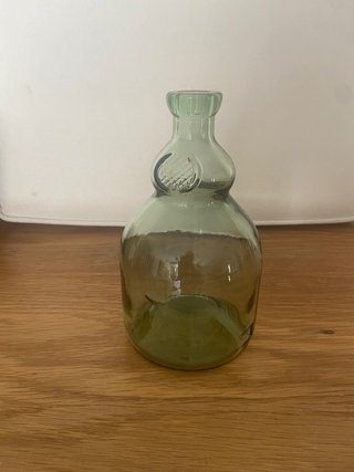Garrafa antiga de vidro verde
