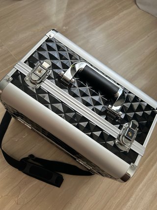Maletín maquillaje profesional negro y plata