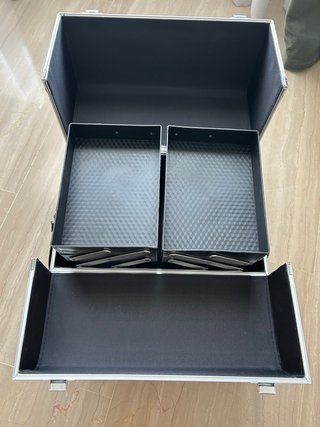 Maletín maquillaje profesional negro y plata