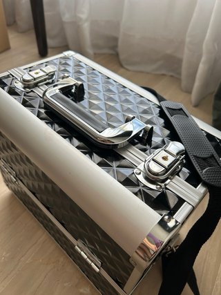 Maletín maquillaje profesional negro y plata