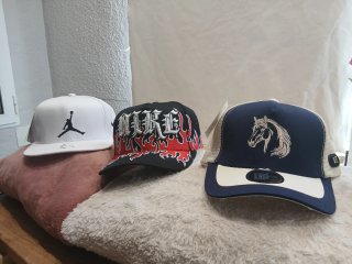 Gorra Amiri Roja y Blanca