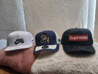 Gorra Amiri Roja y Blanca